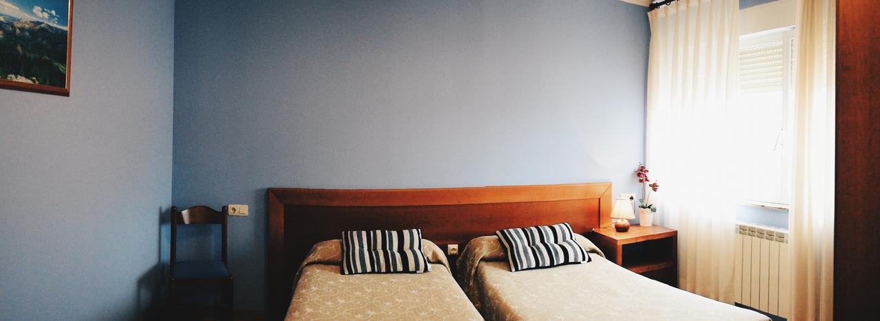 ריבאדסלה Hotel Brisas Del Sella מראה חיצוני תמונה